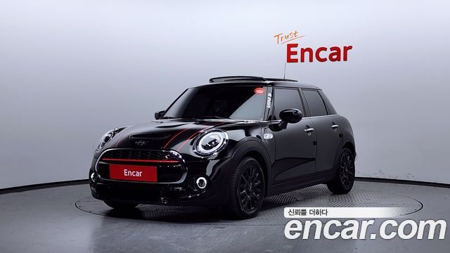 Mini Cooper 5Door DEFAULT 2020 года из Кореи