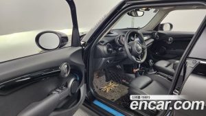 Mini Cooper 5Door DEFAULT 2020 года из Южной Кореи