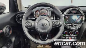 Mini Cooper 5Door DEFAULT 2020 года из Южной Кореи