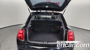 Mini Cooper 5Door DEFAULT 2020 года из Южной Кореи