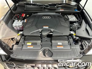 Audi Q8 55 TFSI 4WD Premium 2023 года из Южной Кореи
