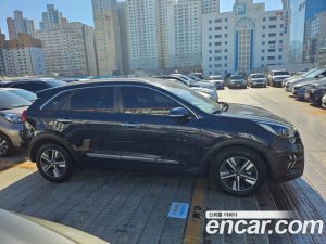 Kia Niro 1.6 HEV 2020 года из Южной Кореи