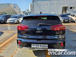 Kia Niro 1.6 HEV 2020 года из Южной Кореи