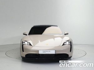 Porsche Taycan 4S CROSS TURISMO 2023 года из Южной Кореи