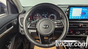 Kia Seltos Дизель 1.6 2WD 2021 года из Южной Кореи