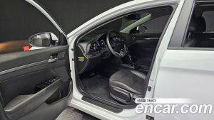 Hyundai AVANTE 1.6 2020 года из Южной Кореи