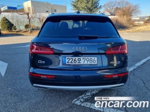 Audi Q5 45 TFSI 4WD Premium 2020 года из Южной Кореи