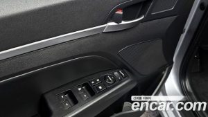 Hyundai AVANTE 1.6 2020 года из Южной Кореи