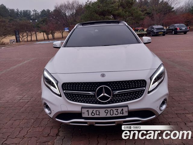 Mercedes-Benz GLA-Class GLA220 Premium 2019 года из Кореи