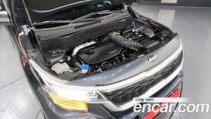 Kia Seltos Бензин 1.6 Turbo 2WD 2020 года из Южной Кореи