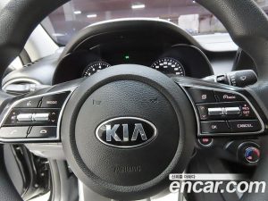 Kia K3 2020 года из Южной Кореи