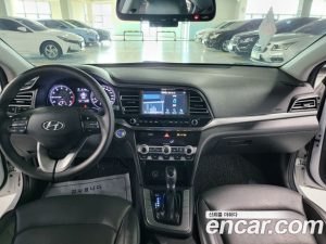 Hyundai AVANTE 1.6 2020 года из Южной Кореи