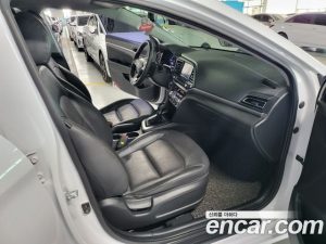Hyundai AVANTE 1.6 2020 года из Южной Кореи