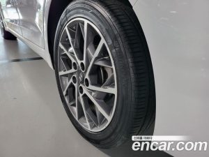Hyundai AVANTE 1.6 2020 года из Южной Кореи