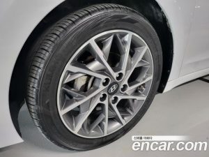 Hyundai AVANTE 1.6 2020 года из Южной Кореи