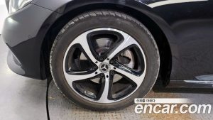 Mercedes-Benz E-Class E250 Avantgarde 2020 года из Южной Кореи