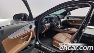 Mercedes-Benz E-Class E250 Avantgarde 2020 года из Южной Кореи