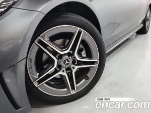 Mercedes-Benz C-Class C200 AMG Line 2021 года из Южной Кореи