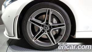 Mercedes-Benz CLS-Class CLS300d AMG Line 2020 года из Южной Кореи