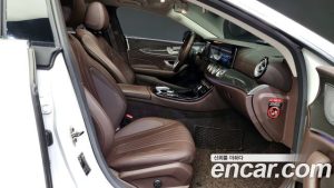Mercedes-Benz CLS-Class CLS300d AMG Line 2020 года из Южной Кореи