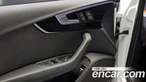 Audi A4 40 TDI 4WD Premium 2020 года из Южной Кореи