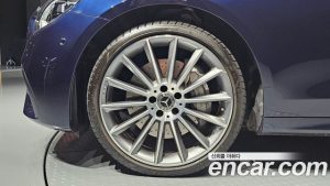 Mercedes-Benz E-Class E350 4MATIC AMG Line Edition 2021 года из Южной Кореи