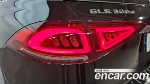 Mercedes-Benz GLE-Class GLE300d 4MATIC 2020 года из Южной Кореи