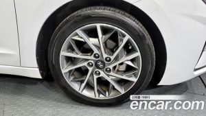 Hyundai AVANTE 1.6 2020 года из Южной Кореи