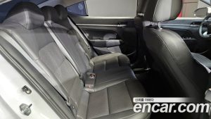 Hyundai AVANTE 1.6 2020 года из Южной Кореи