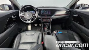 Kia Niro 1.6 HEV 2020 года из Южной Кореи