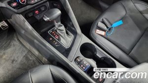 Kia Niro 1.6 HEV 2020 года из Южной Кореи