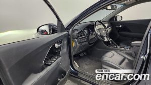 Kia Niro 1.6 HEV 2020 года из Южной Кореи