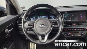 Kia Niro 1.6 HEV 2020 года из Южной Кореи