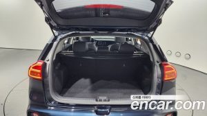 Kia Niro 1.6 HEV 2020 года из Южной Кореи