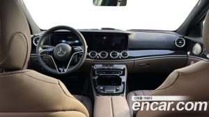 Mercedes-Benz E-Class E450 4MATIC Exclusive 2023 года из Южной Кореи