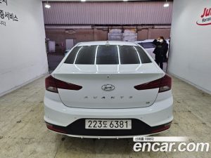 Hyundai AVANTE 1.6 2020 года из Южной Кореи