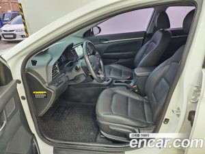 Hyundai AVANTE 1.6 2020 года из Южной Кореи