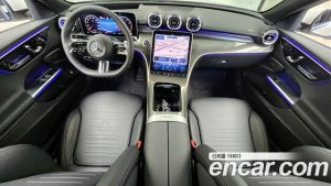 Mercedes-Benz C-Class C300 4MATIC AMG Line 2023 года из Южной Кореи