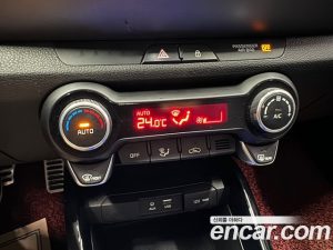 Kia Stonic 1.4 2019 года из Южной Кореи