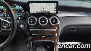 Mercedes-Benz GLC-Class GLC300 4MATIC 2020 года из Южной Кореи