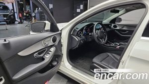 Mercedes-Benz C-Class C200 Avantgarde 2020 года из Южной Кореи