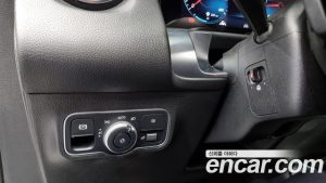 Mercedes-Benz GLB-Class GLB200 d 2023 года из Южной Кореи