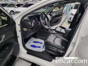 Kia K3 2020 года из Южной Кореи