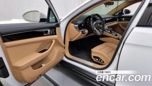 Porsche Panamera 3.0 AWD 2020 года из Южной Кореи