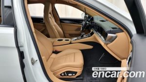 Porsche Panamera 3.0 AWD 2020 года из Южной Кореи