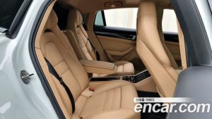 Porsche Panamera 3.0 AWD 2020 года из Южной Кореи