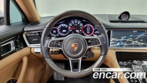 Porsche Panamera 3.0 AWD 2020 года из Южной Кореи