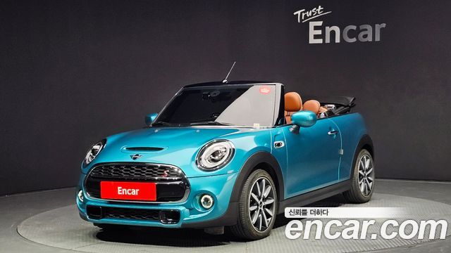 Mini Cooper Convertible DEFAULT 2021 года из Кореи