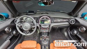 Mini Cooper Convertible DEFAULT 2021 года из Южной Кореи