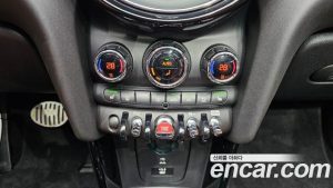 Mini Cooper Convertible DEFAULT 2021 года из Южной Кореи